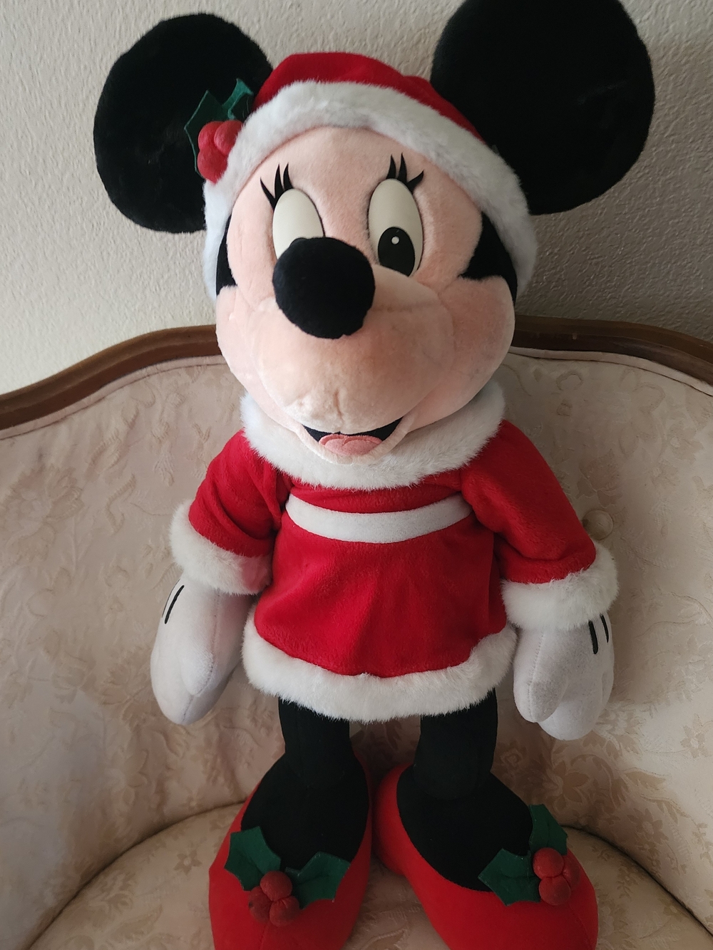 Disney Minnie Mouse Holiday Plush - Red, Black, White